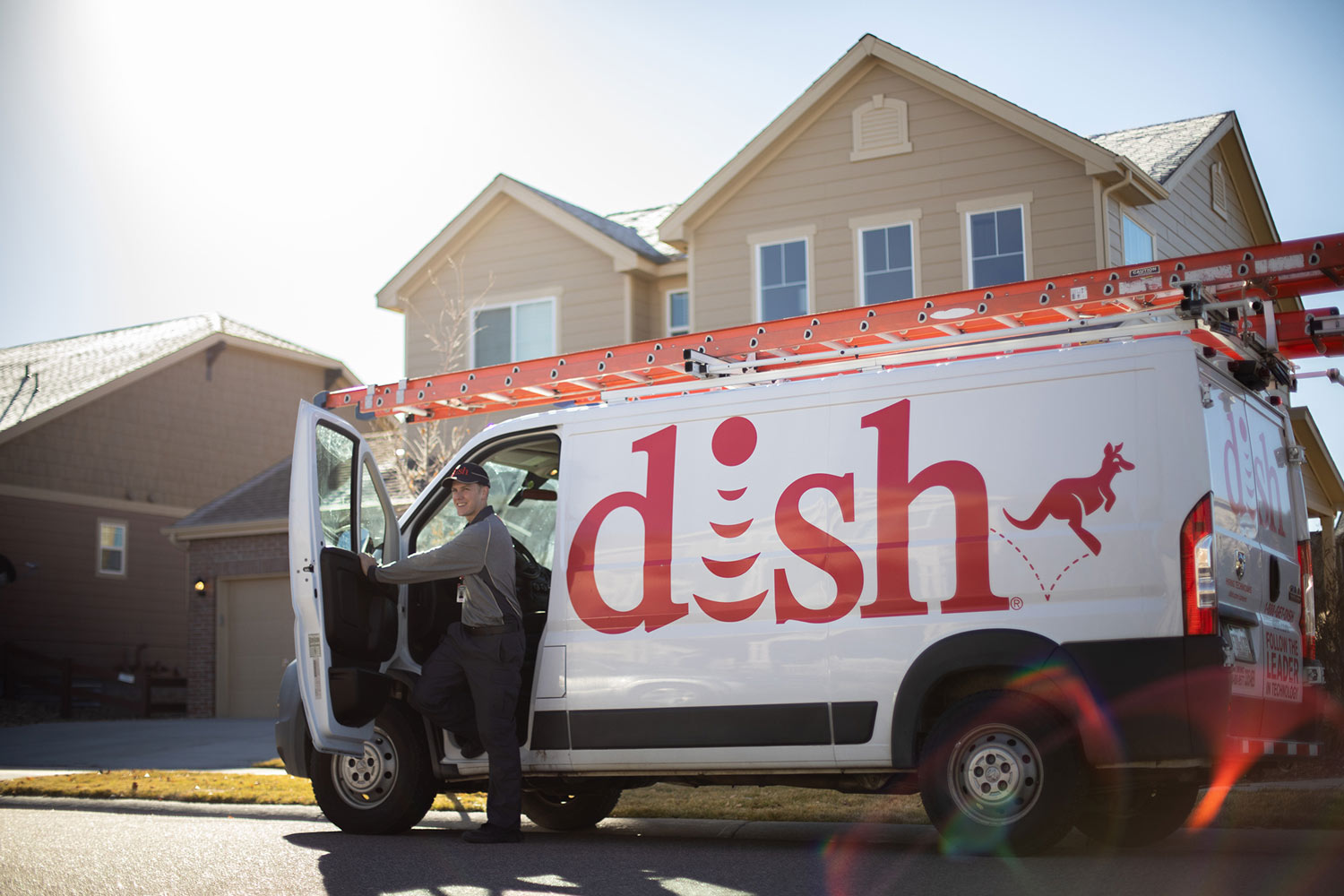 The DISH installers remain in constant contact with the integrator’s designated point of contact, giving a guaranteed arrival on the day of choice within a two-hour window.