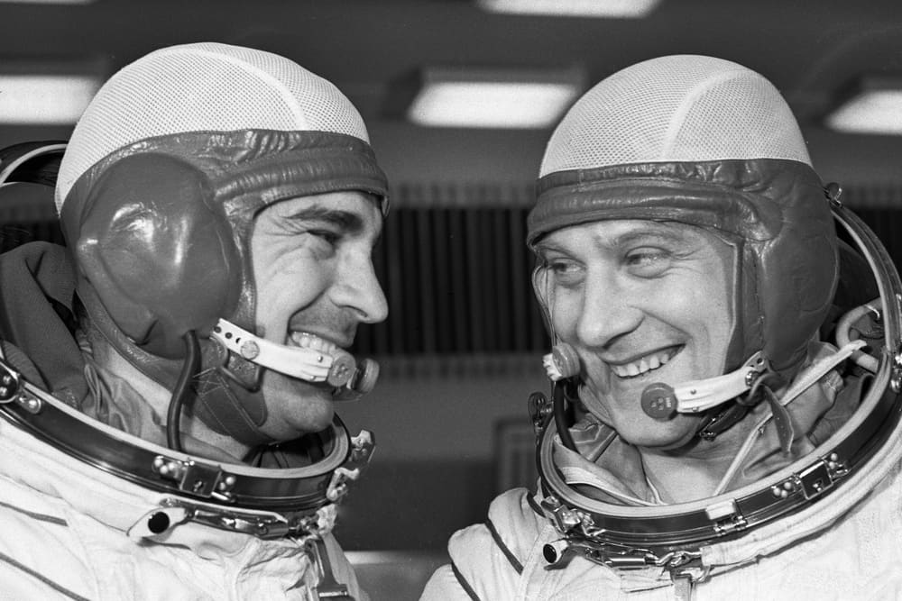 Soyuz-23 crew members Commander Vyacheslav Zudov (left) and Flight Engineer Valery Rozhdestvensky (background) during a training session at the Gagarin Cosmonaut Training Centre. September 1976. Photo: Alexander Mokletsov /RIA Novosti